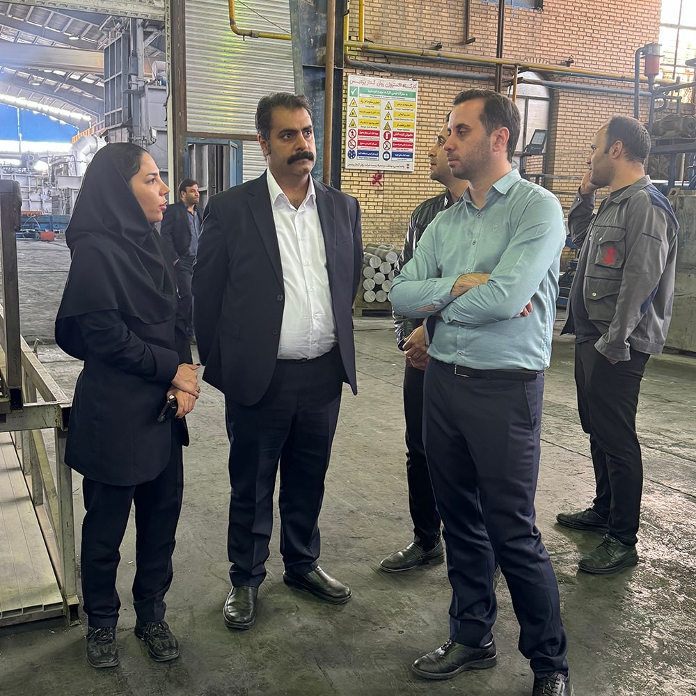 بازدید نمایندگان شرکت کروز از خط تولید شرکت روان گداز پردیس 18 بازدید نمایندگان شرکت کروز از خط تولید شرکت روان گداز پردیس