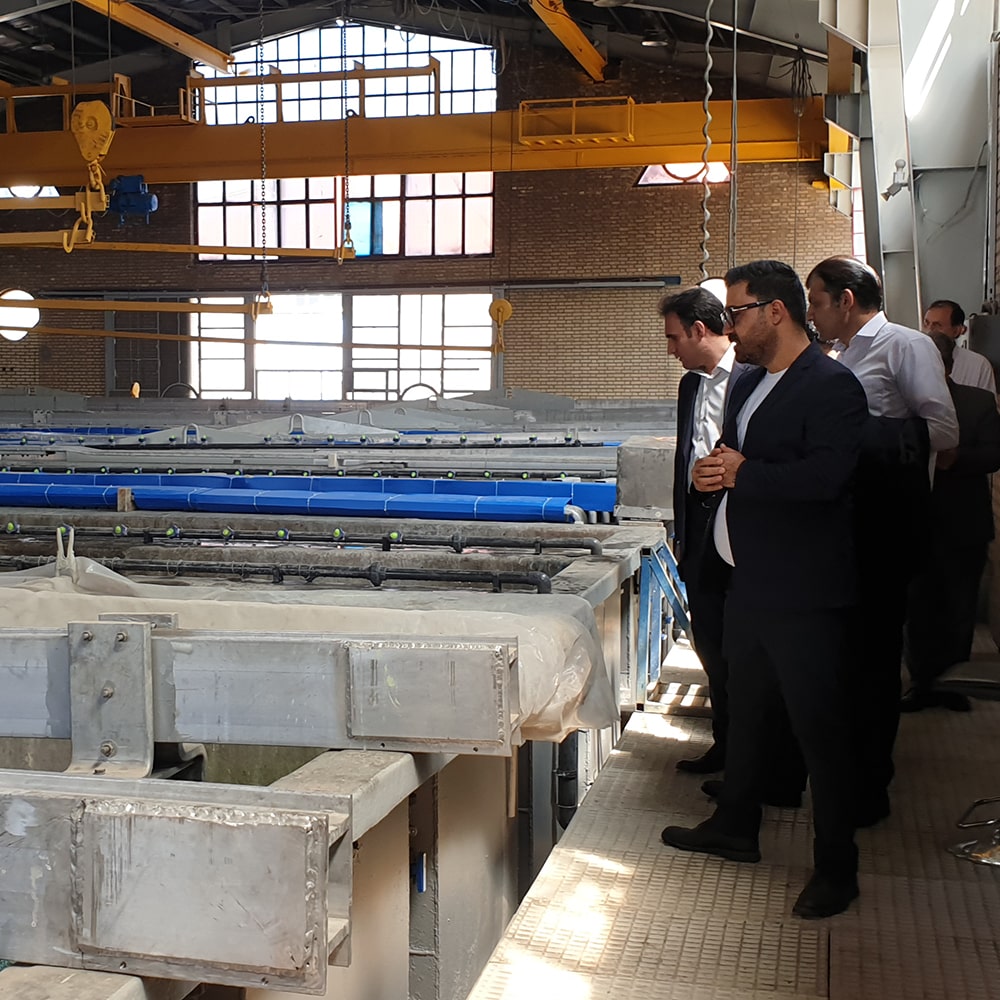 بازدید مدیر امور شعب بانک دی ایران و هیئت همراه از خط تولید شرکت روانگداز پردیس با هدف گسترش تعاملات دوجانبه 41 بازدید مدیر امور شعب بانک دی ایران و هیئت همراه از خط تولید شرکت روانگداز پردیس با هدف گسترش تعاملات دوجانبه