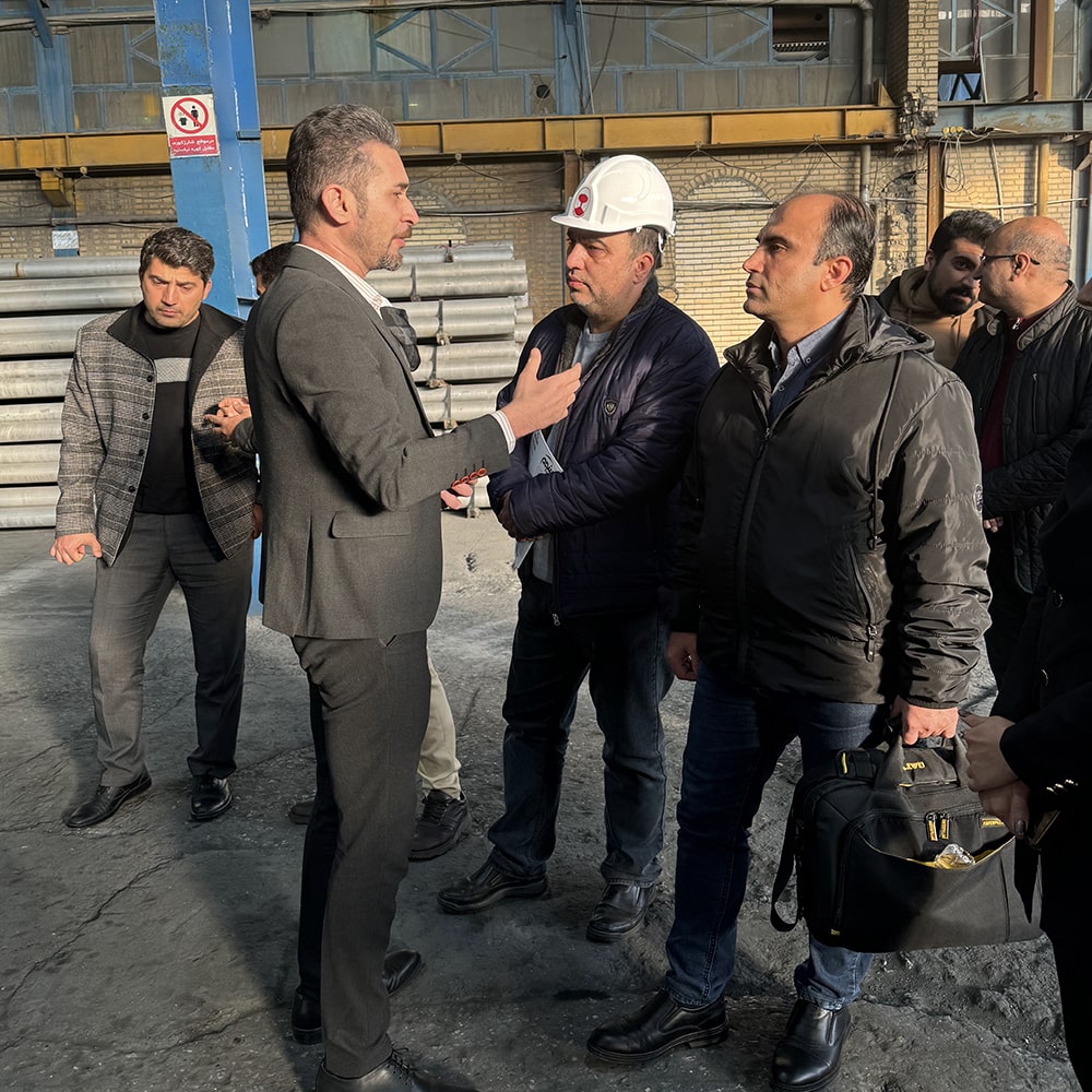 بازدید نمایندگان شرکت سایپا از خط تولید شرکت روان گداز پردیس 9 بازدید نمایندگان شرکت سایپا از خط تولید شرکت روان گداز پردیس