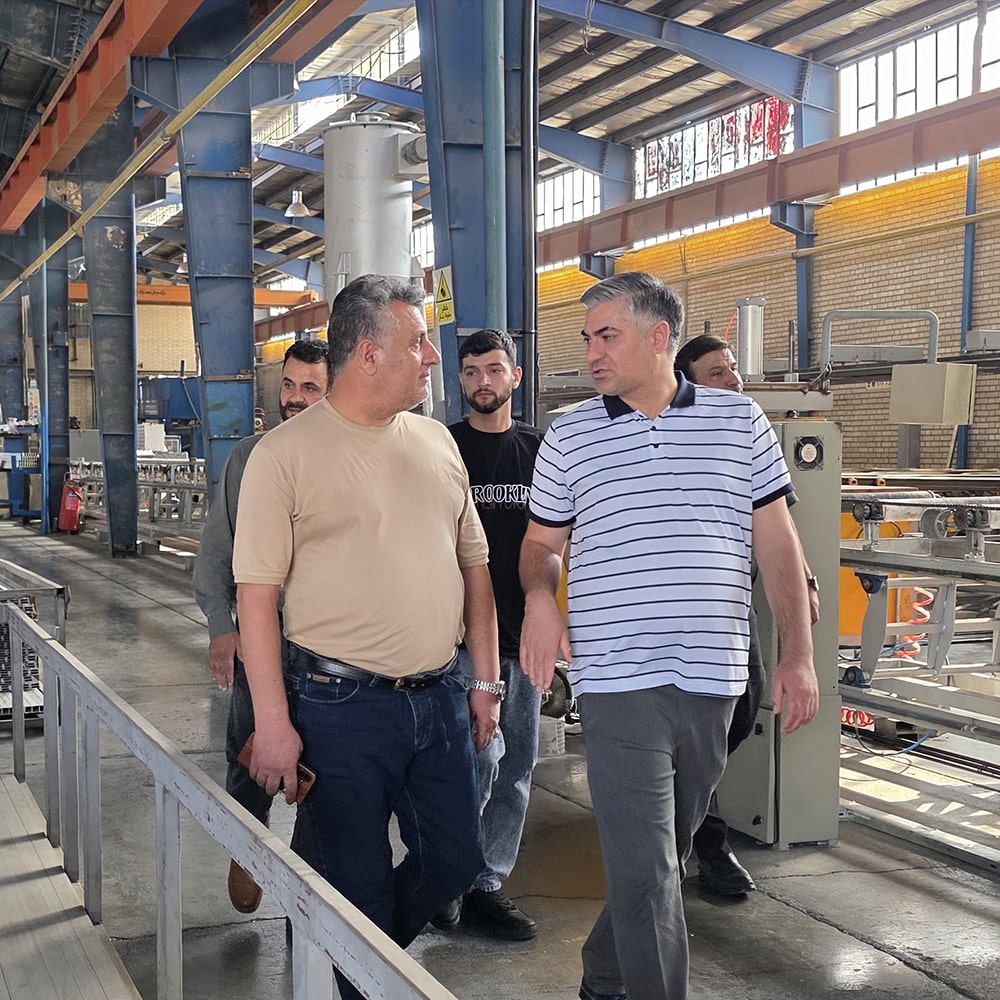 بازدید هیئت تجاری افغانستان از خط تولید شرکت روان گداز پردیس 13 بازدید هیئت تجاری افغانستان از خط تولید شرکت روان گداز پردیس