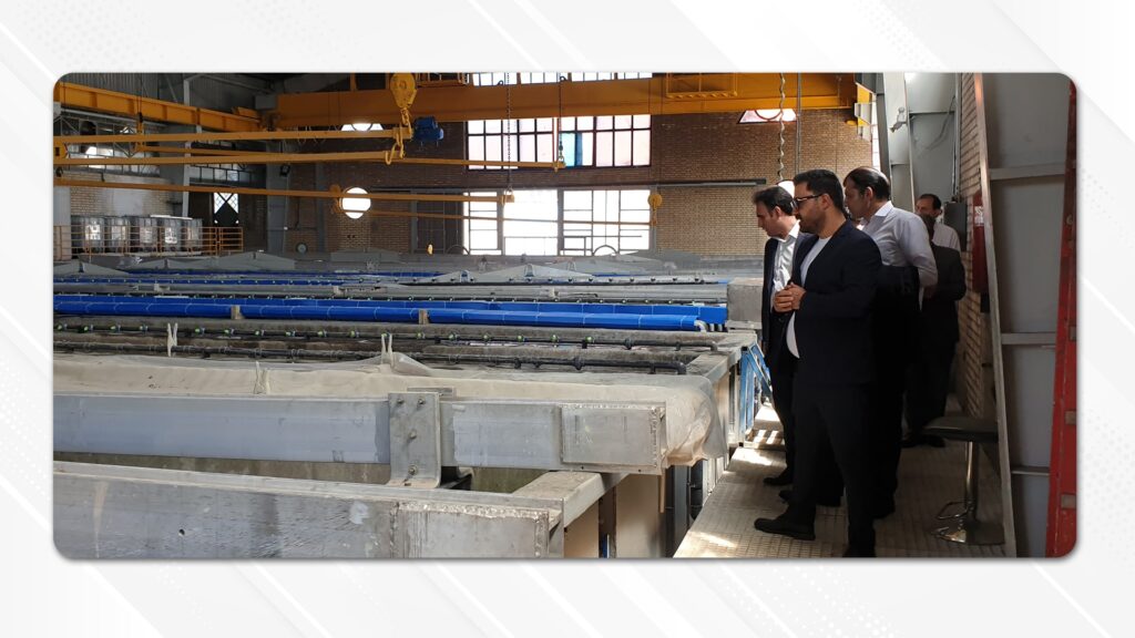 بازدید مدیر امور شعب بانک دی ایران و هیئت همراه از خط تولید شرکت روان‌گداز پردیس با هدف گسترش تعاملات دوجانبه