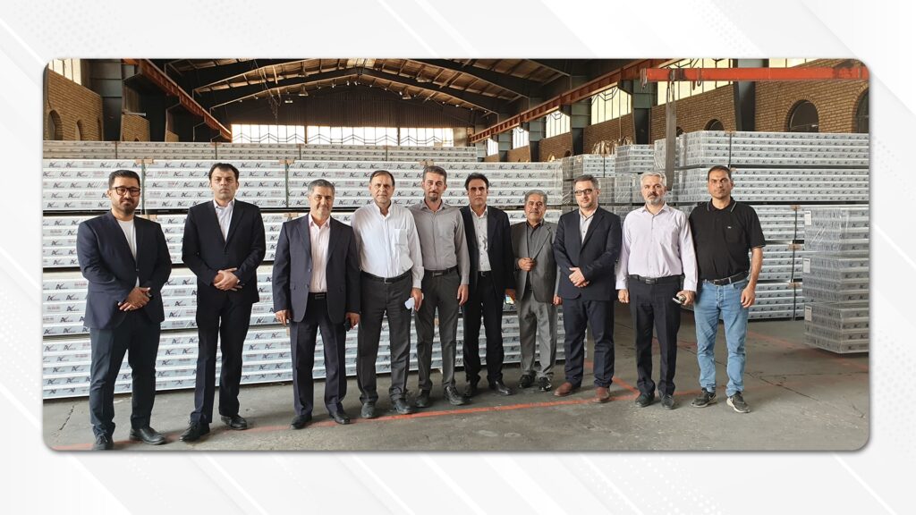 بازدید مدیر امور شعب بانک دی ایران و هیئت همراه از خط تولید شرکت روان‌گداز پردیس با هدف گسترش تعاملات دوجانبه