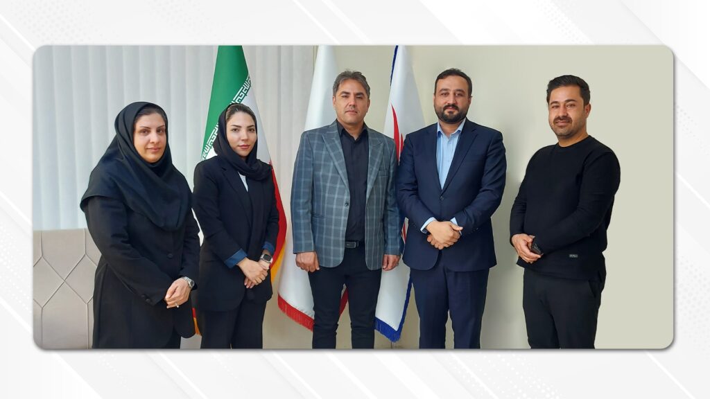 جلسه‌ای در فروردین ماه با حضور مدیر عامل محترم شرکت روان گداز پردیس، مدیر کارخانه، مدیر بازرگانی و نمایندگان رسمی در استان های مختلف کشور در دفتر مرکزی