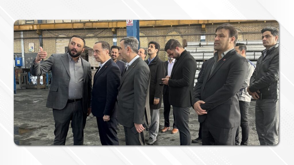 بازدید مدیر امور شعب بانک ملت استان مرکزی از خط تولید شرکت روان گداز پردیس