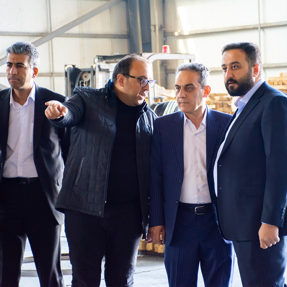 بازديـد مدیریت شعب بانک صادرات استان مرکزی از خط تـوليد شرکت روان گداز پردیس و صنايع آلوم رول نوين 19 بازديـد مدیریت شعب بانک صادرات استان مرکزی از خط تـوليد شرکت روان گداز پردیس و صنايع آلوم رول نوين