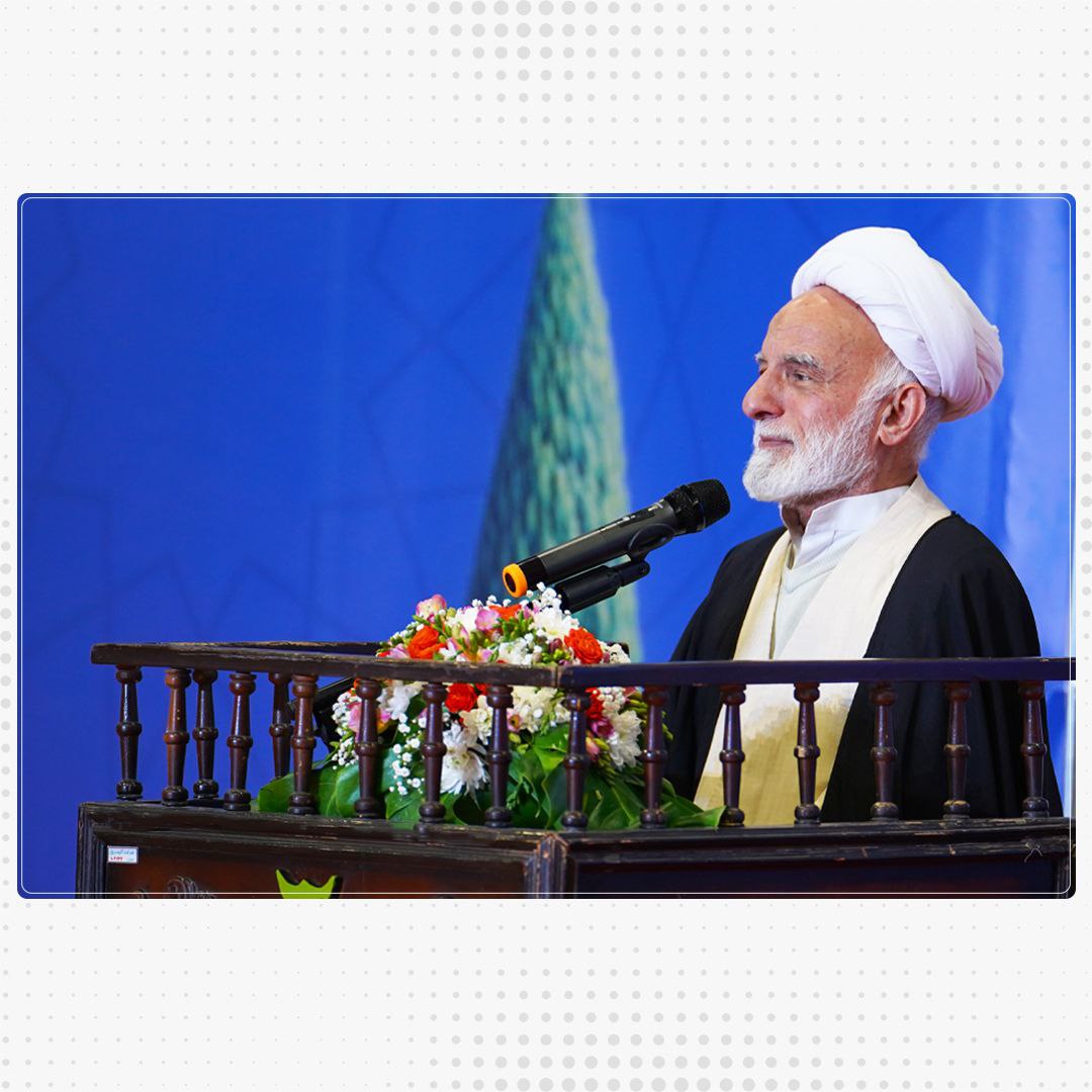 صحبت های حضرت آیت الله دری نجف آبادی نماینده محترم ولی فقیه در استان مرکزی و امام جمعه اراک در حاشیه فينال مسابقات فوتسال کارگری گرامیداشت دهه مبارک فجر سال ۱۴۰۳